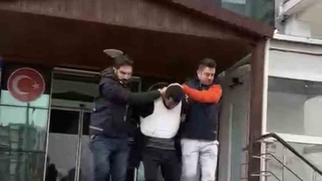 Eşini sokak ortasında öldüren şahıs tutuklandı