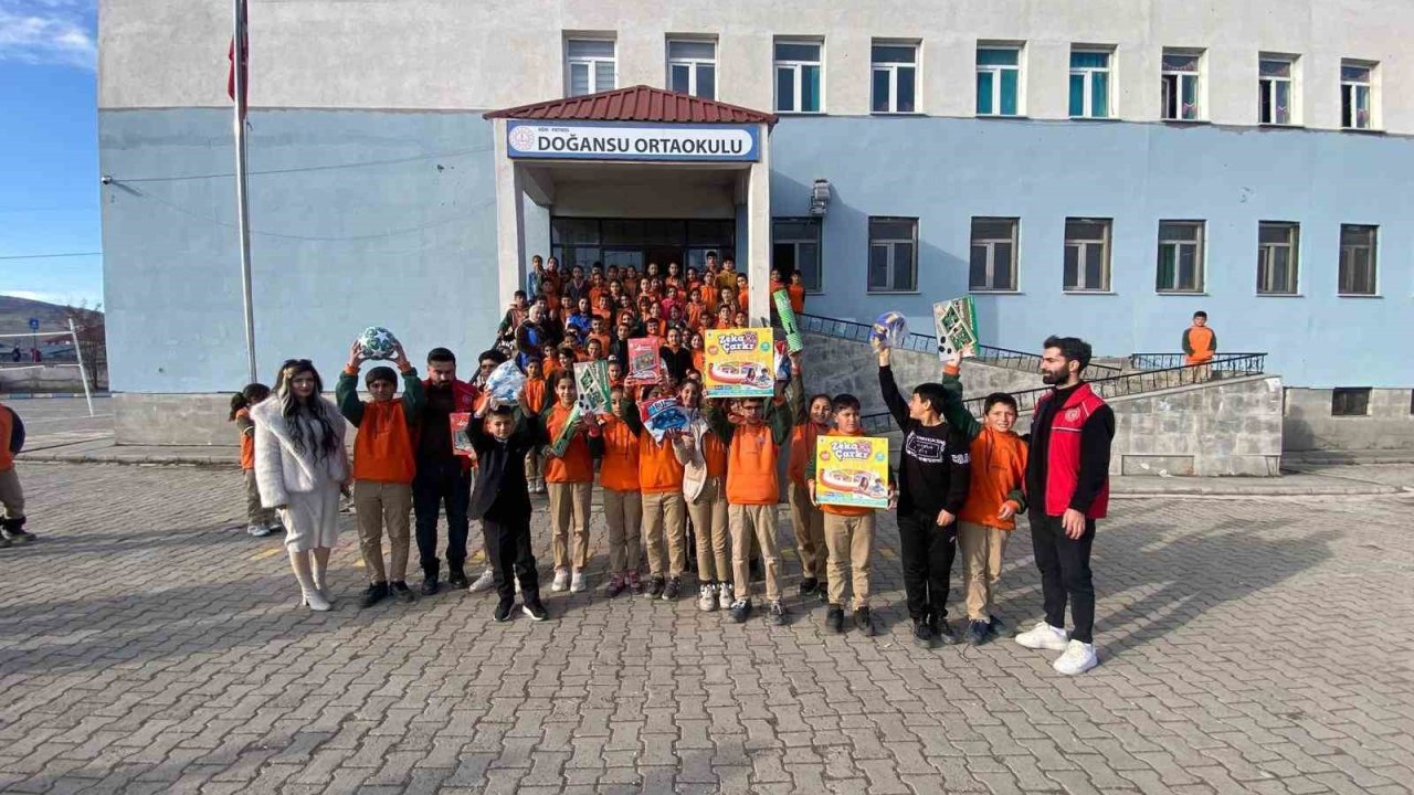 Patnos’ta öğrencilerine anlamlı destek