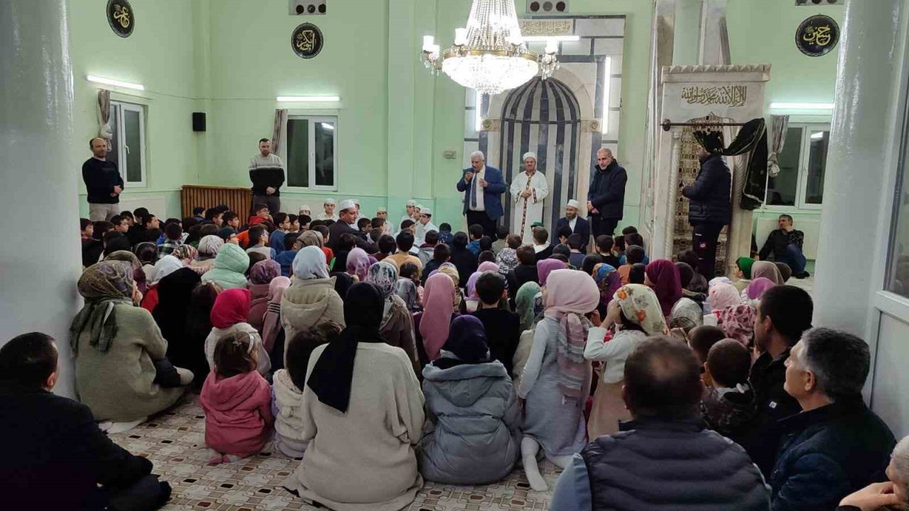 Şuhut’ta ’Camiler Çiçek Açtı’