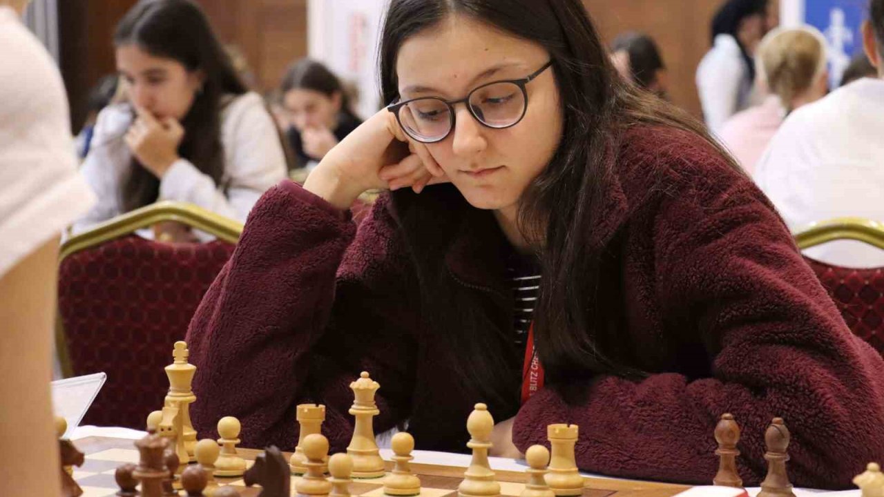 Bursa Büyükşehir Belediyesporlu Arya Aydoğan dünya 4.’sü oldu