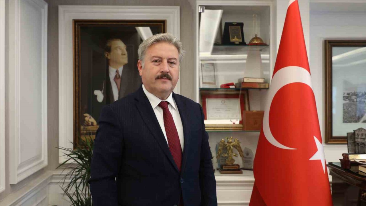 Başkan Palancıoğlu: "Bu anlamlı gece insanoğlu için manevi bir fırsattır"