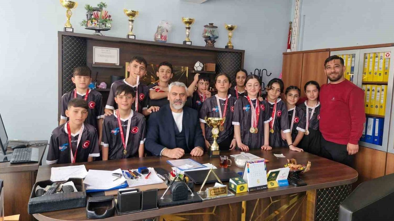 TESKOMB Süphan Ortaokulu’ndan korfbolda şampiyonluk gururu