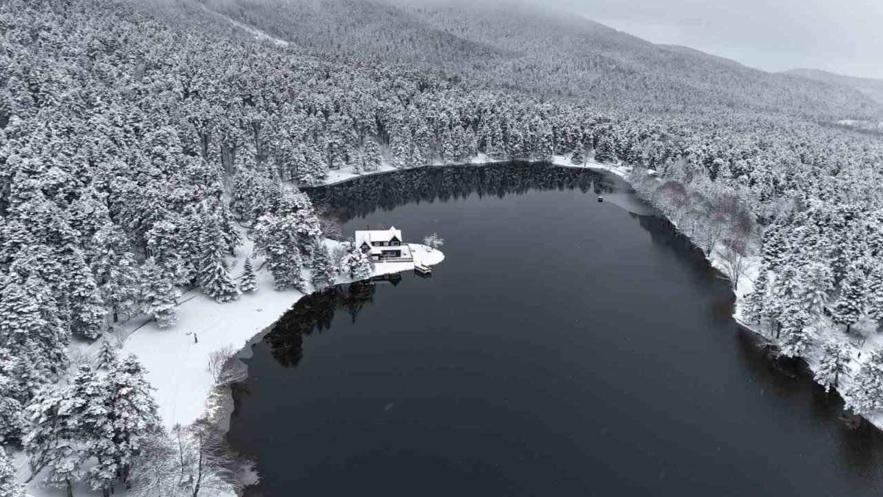 Bolu’nun incisi beyaza büründü, ortaya kartpostallık görüntüler çıktı