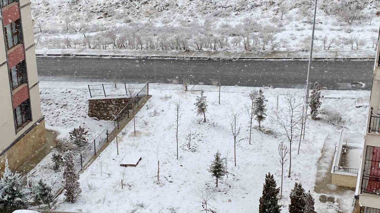 Elazığ’da kar yağışı başladı