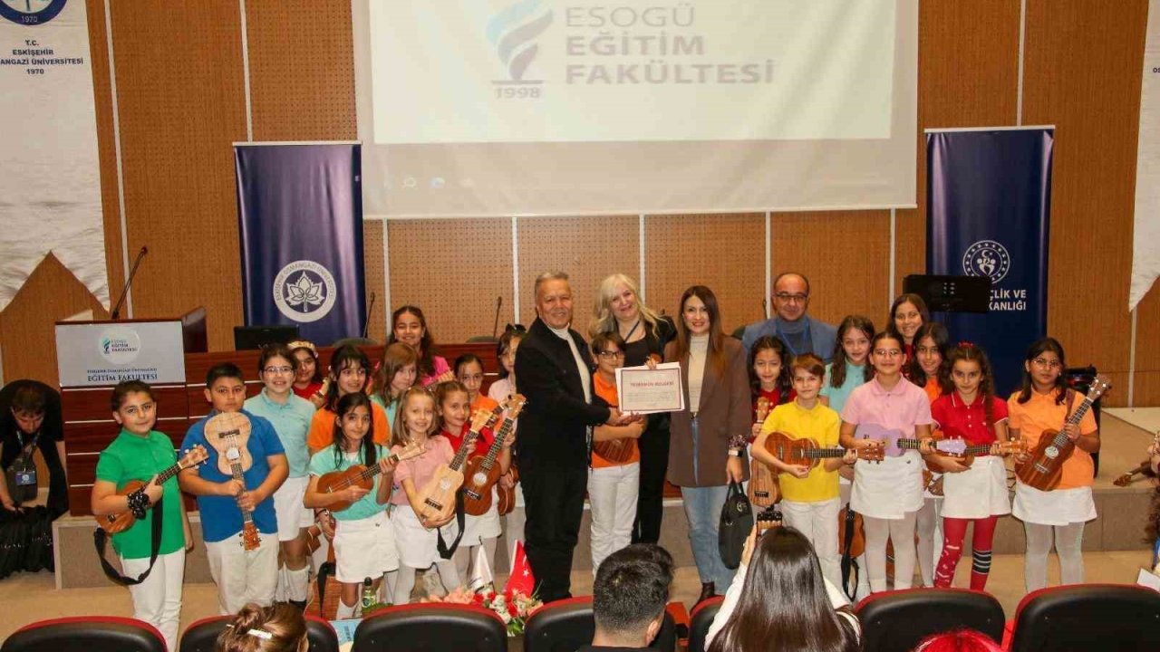 ESOGÜ’de "Gençlerle El Ele, Gönül Gönüle" projesi kapanış töreni düzenlendi