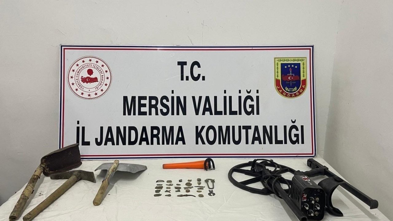 Kaçak kazı yapan 2 şüpheli tarihi eserlerle yakalandı