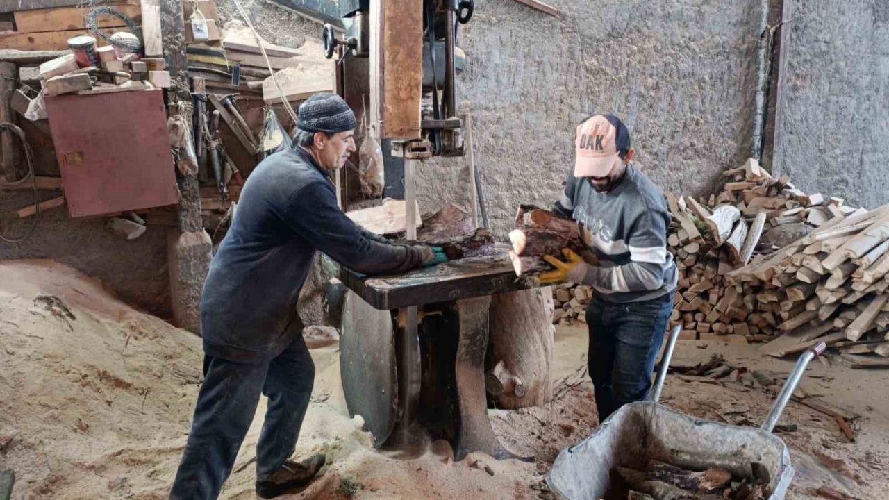Depremle yenilenen konutlar doğal gazlı olunca mahrukatçılarda durgunluk yaşanmaya başladı