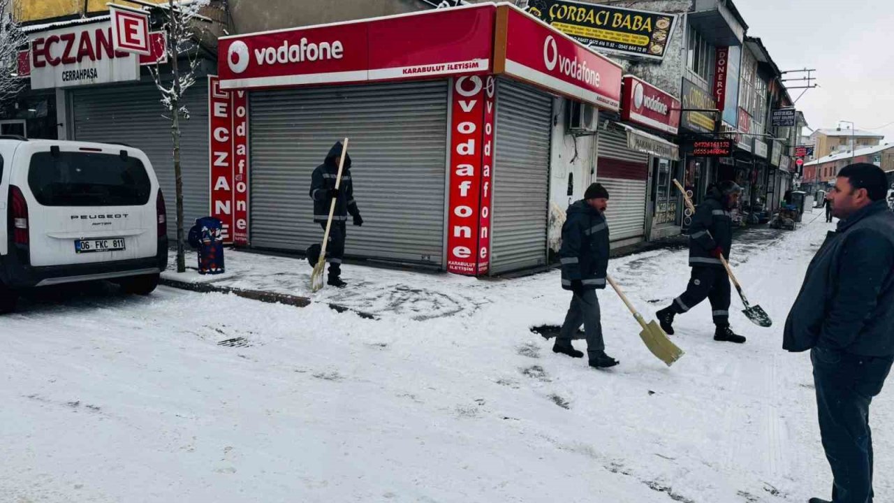Patnos Belediyesi’nden karla mücadelede yoğun mesai