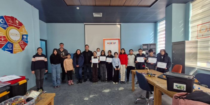 Kars’ta DENEYAP İleri Robotik Kodlama Proje Şenliği Düzenlendi