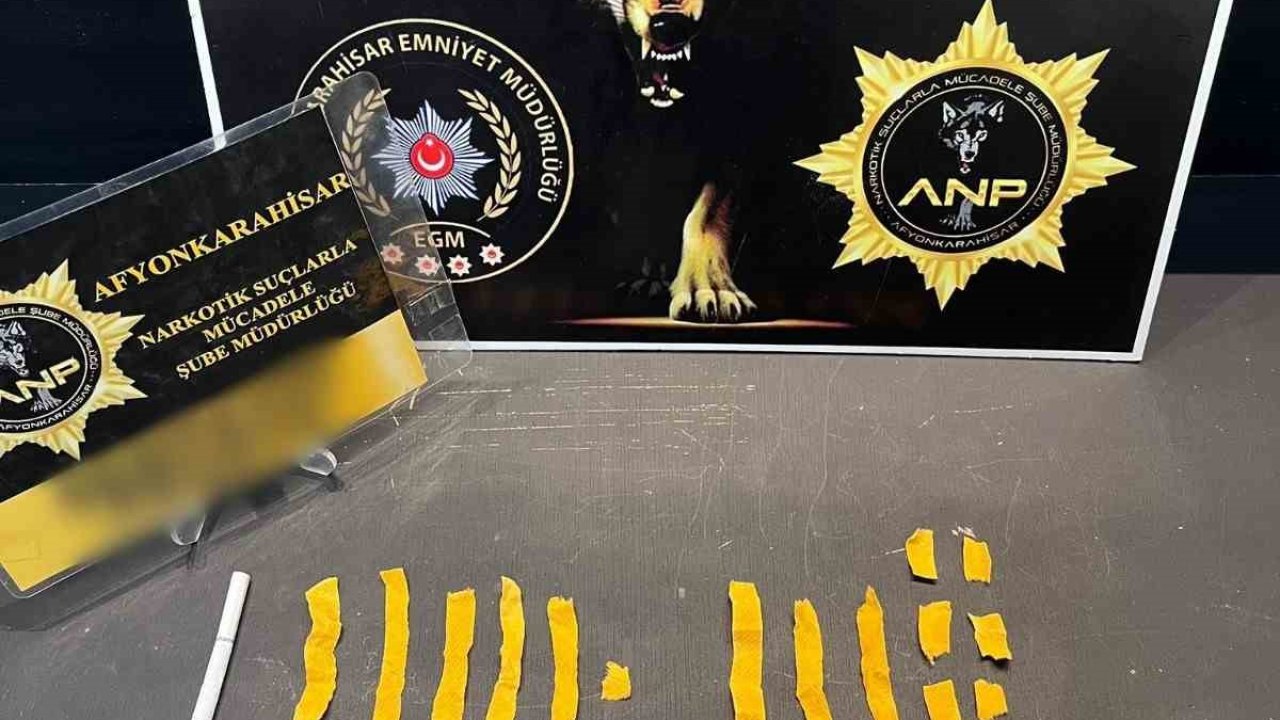 Uyuşturucu emdirilmiş peçeteyle yakalanan 2 kişi gözaltına alındı