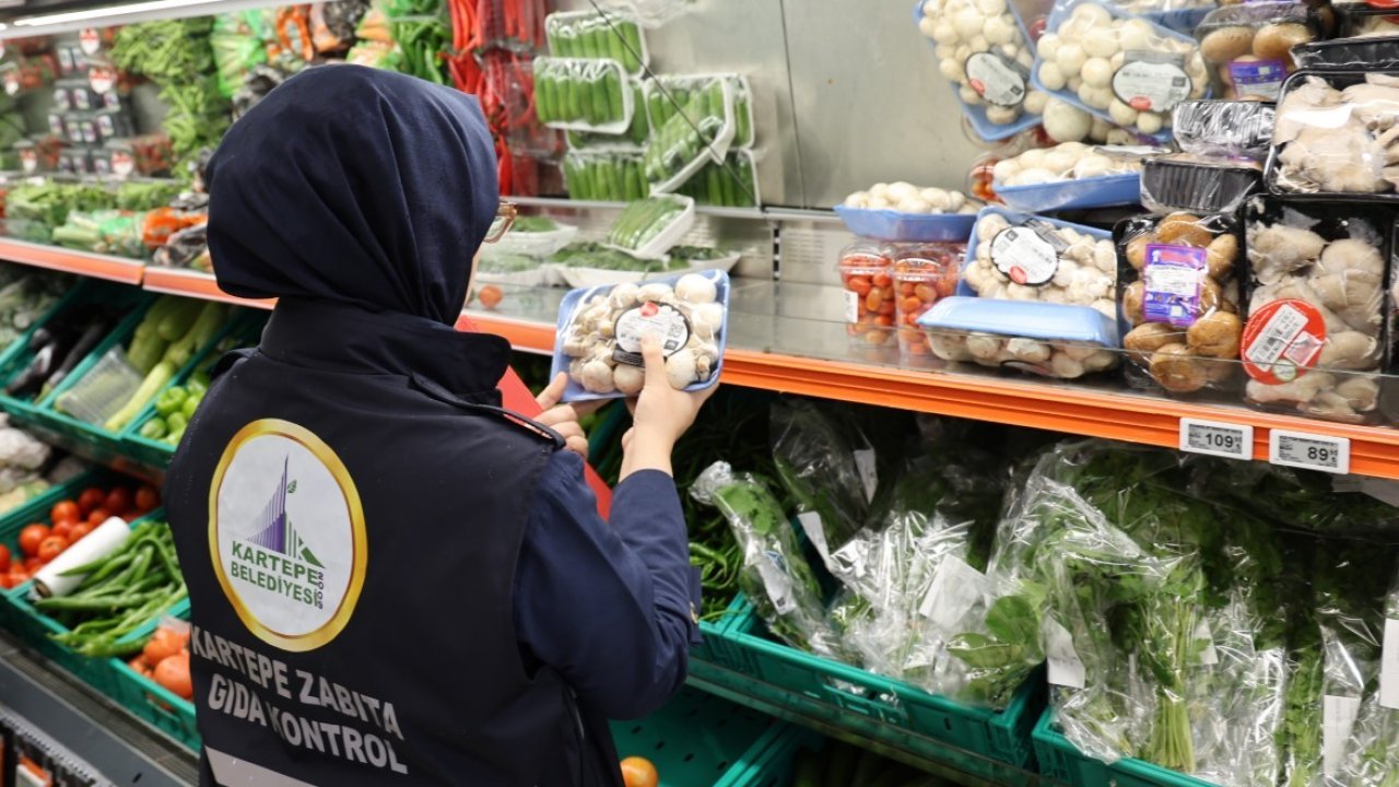 Kartepe’de marketlerde fahiş fiyat ve etiket denetimi yapıldı