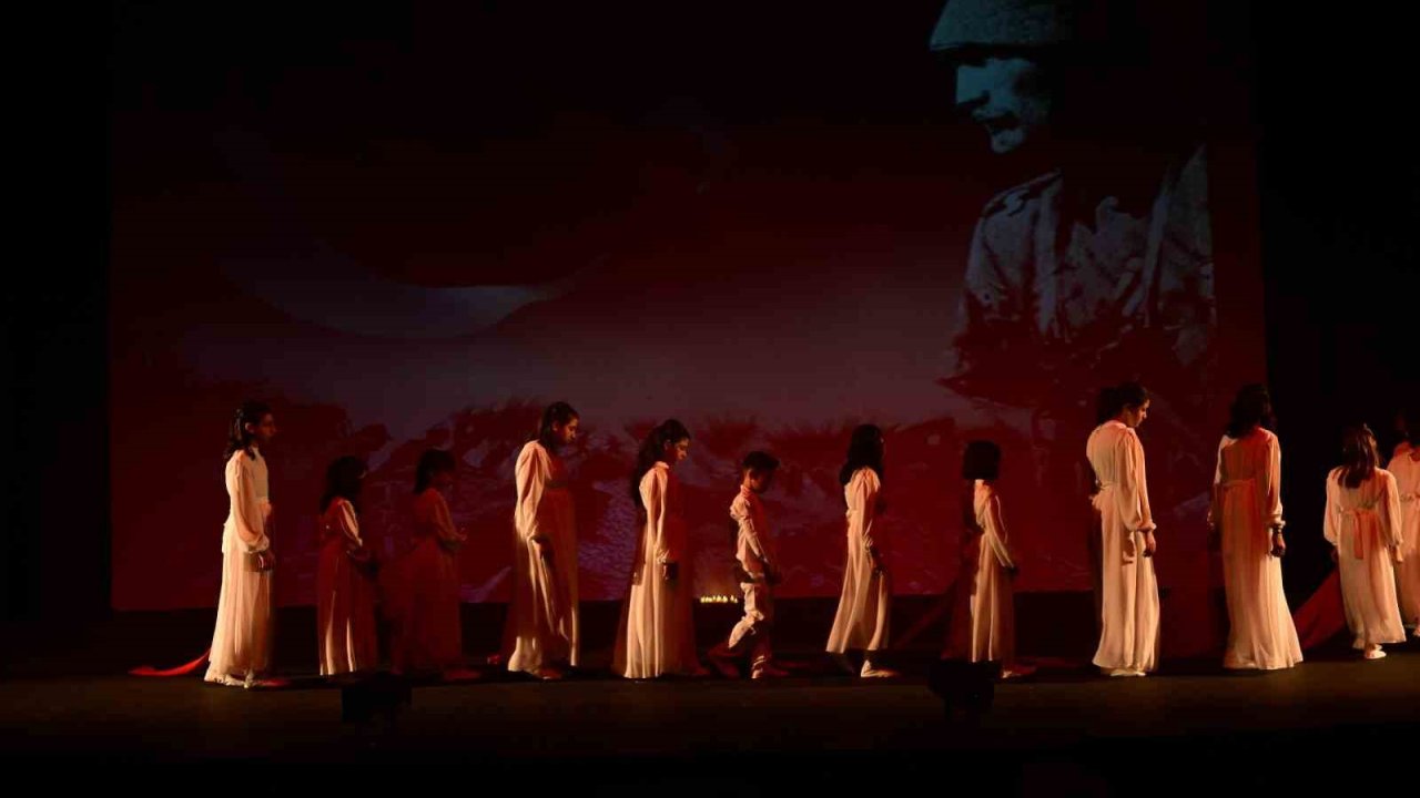 Koruma altındaki çocuklardan duygulandıran performans: "Harman yeri 1915" Erzurum’da sahnelendi