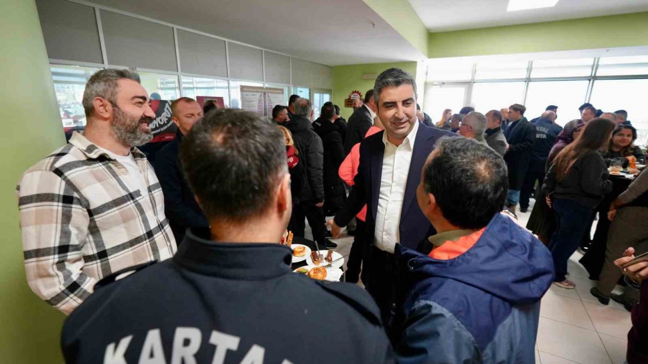 Kartal Belediyesi çalışanları yeni yılı birlikte karşıladı
