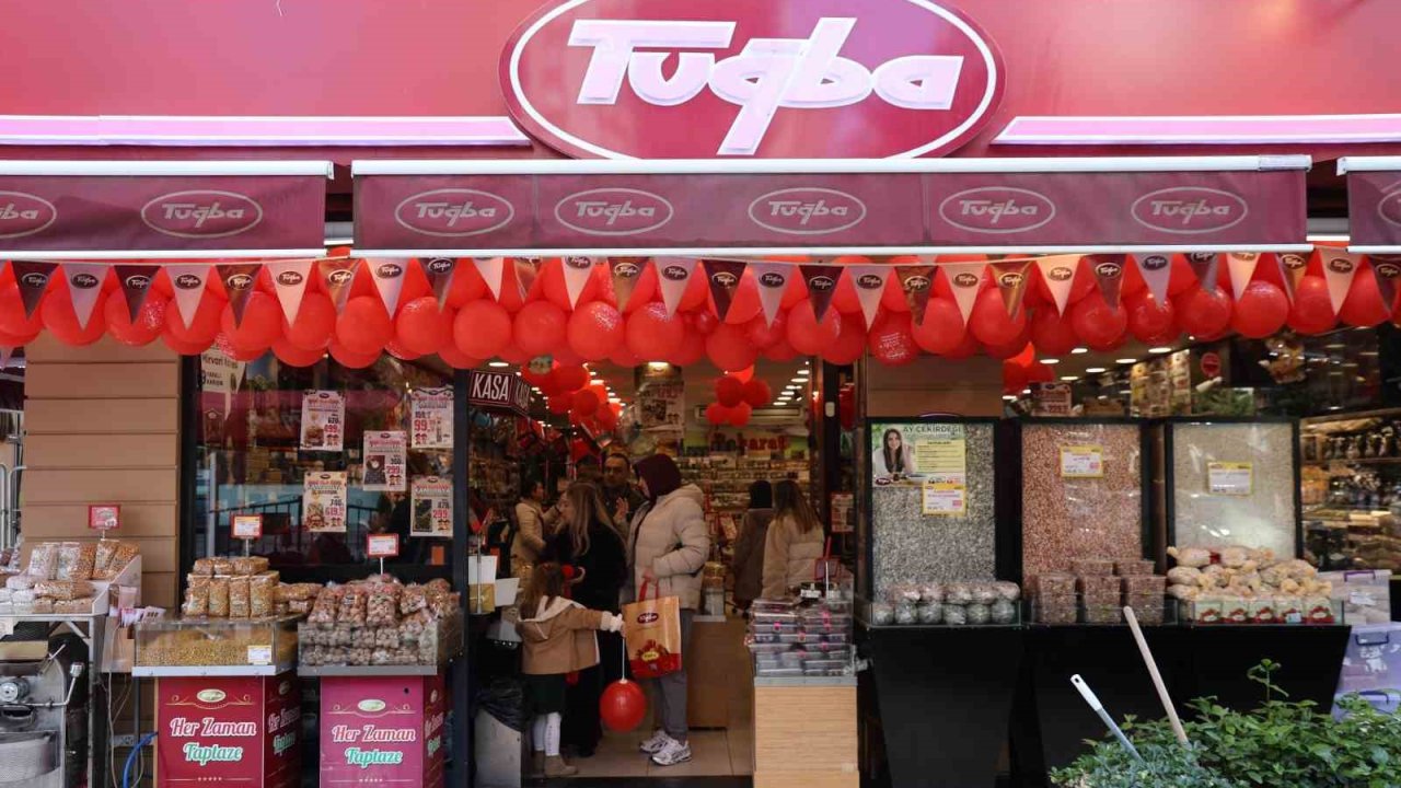 Yılın son günü kuruyemişçilerde adım atacak yer kalmadı