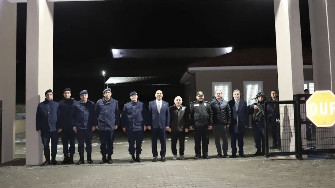 Vali Taşolar, görev başındaki ekiplerin yeni yılını kutladı