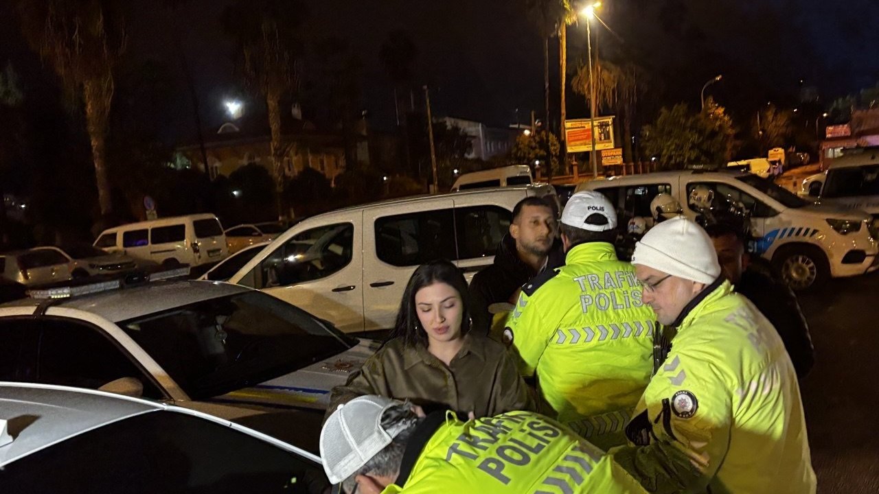 Trafik uygulamasında alkollü çıktı, gazeteciye saldırdı