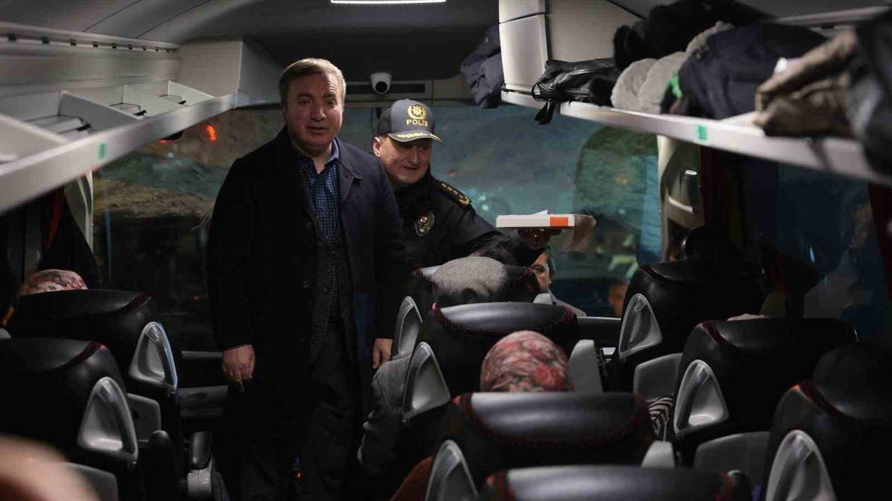 Vali Aydoğdu, yeni yıla polis uygulama noktasında girdi