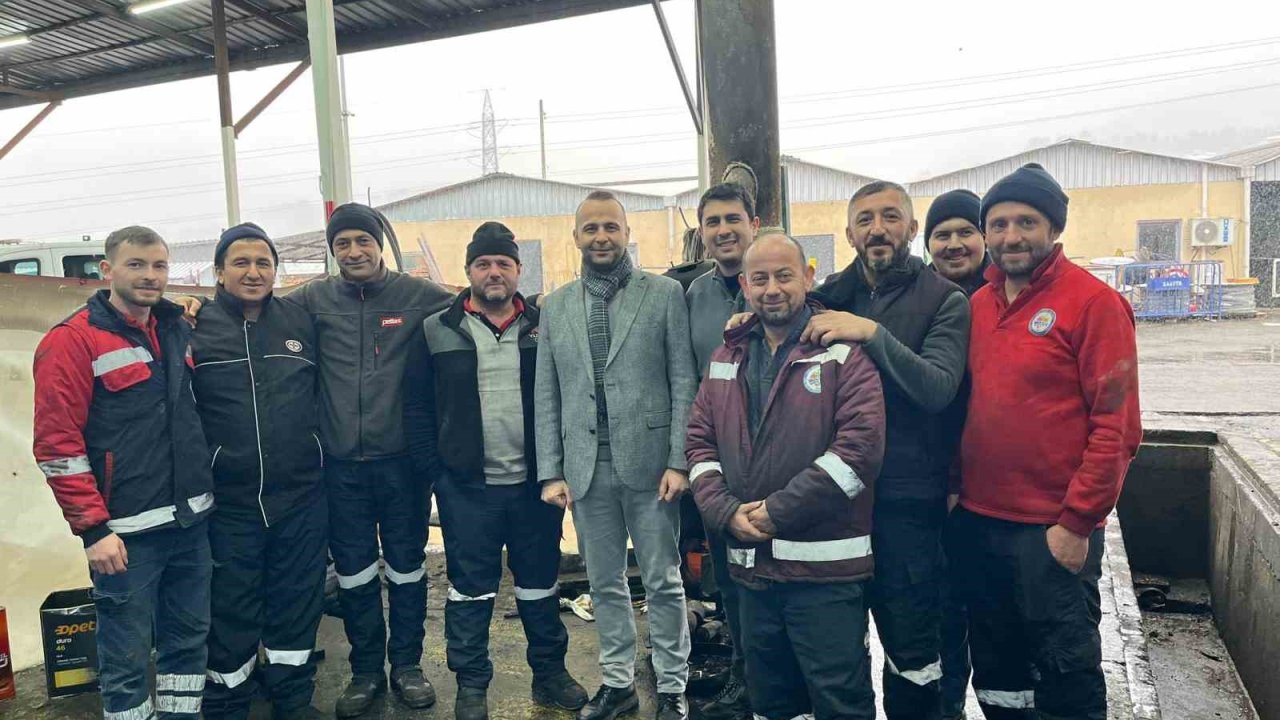 Karadeniz Ereğli’de temizlik işleri ekipleri karla mücadelede tam kadro sahada