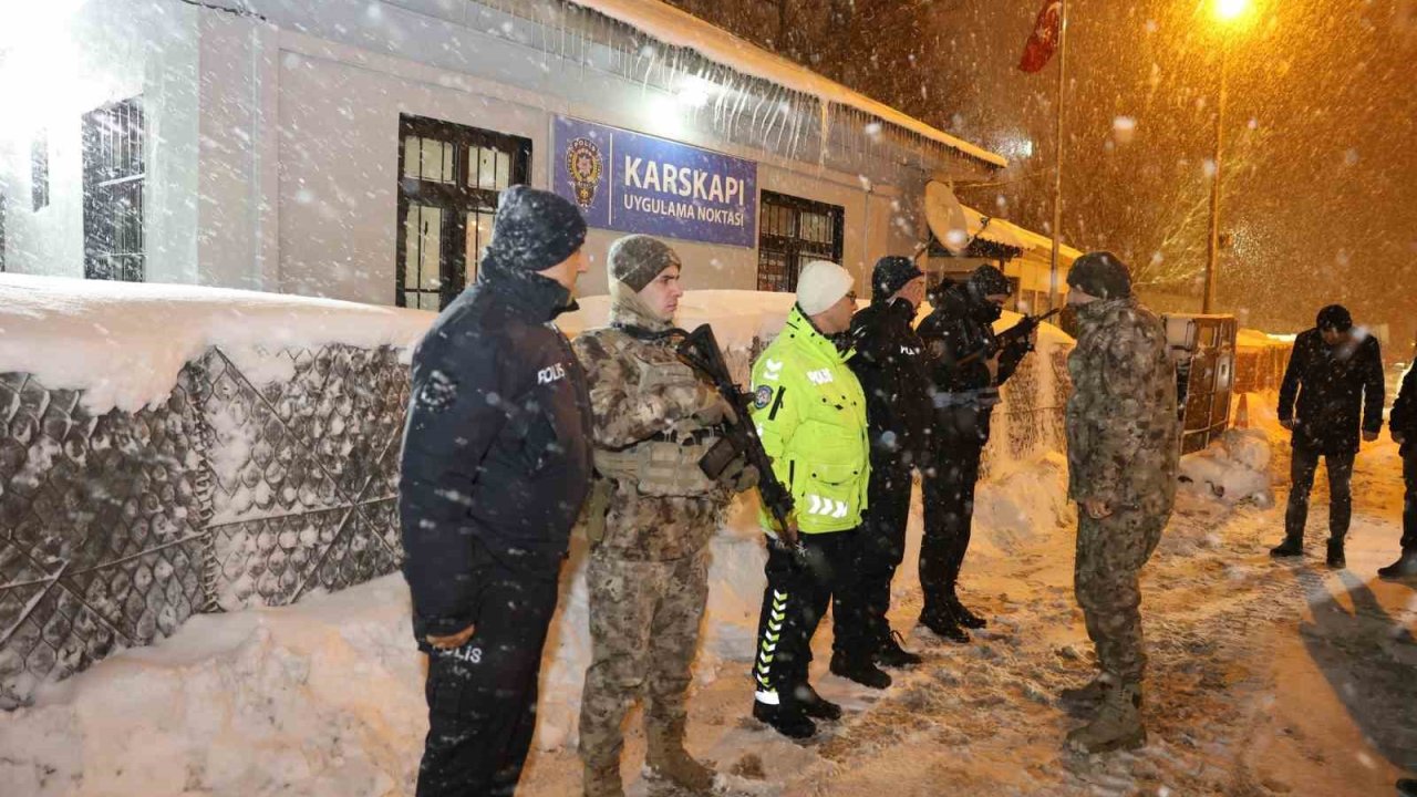 Karaburun’dan gece denetimi