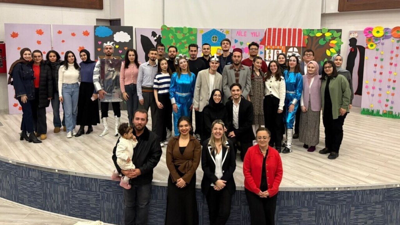 Kütahya’da "Aile Yılı" tiyatro etkinliği ilgi gördü