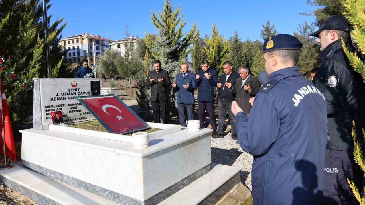 Karacasulu şehit Karabacaklı mezarı başında anıldı
