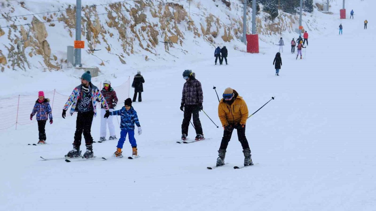 Kayak tutkunları Ergan’da buluştu