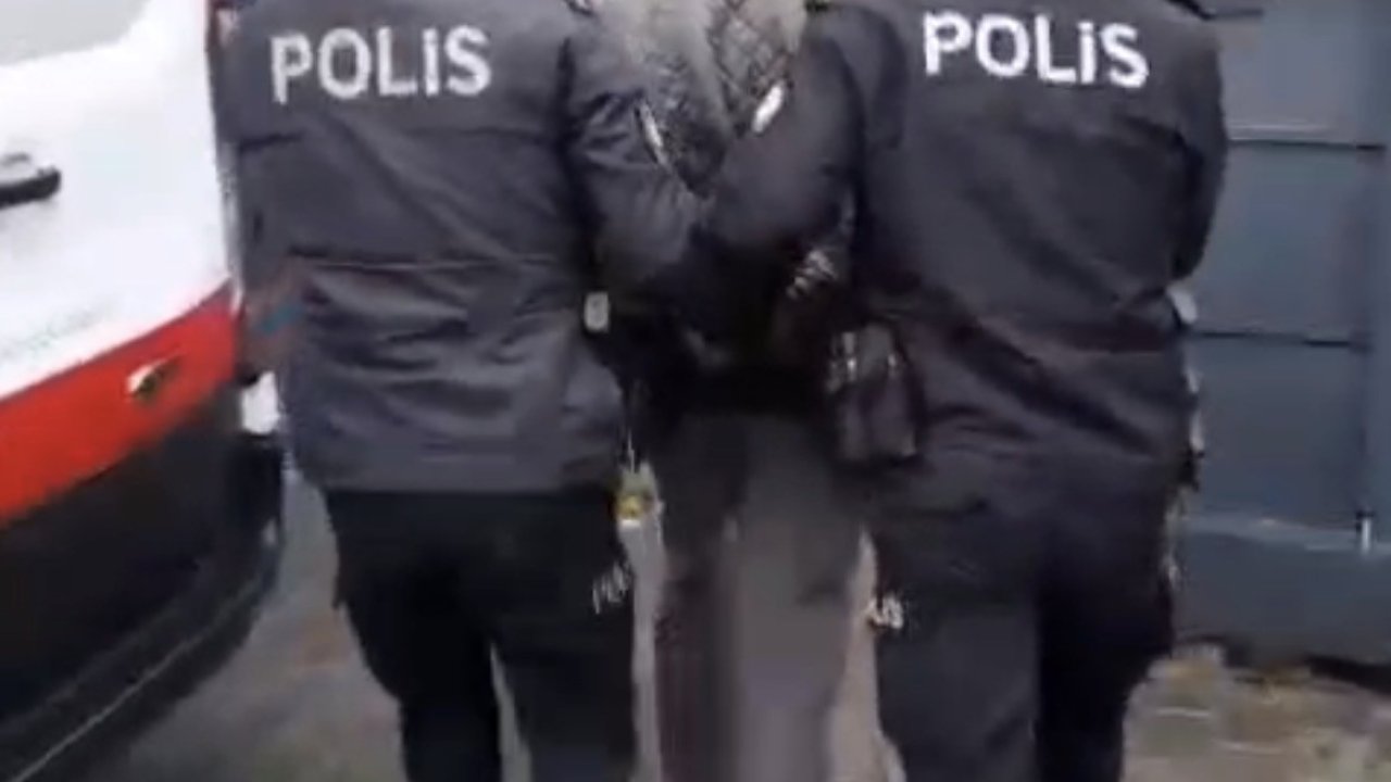 İzmir’de 24 yıl hapis cezasıyla aranan şahıs yakalandı