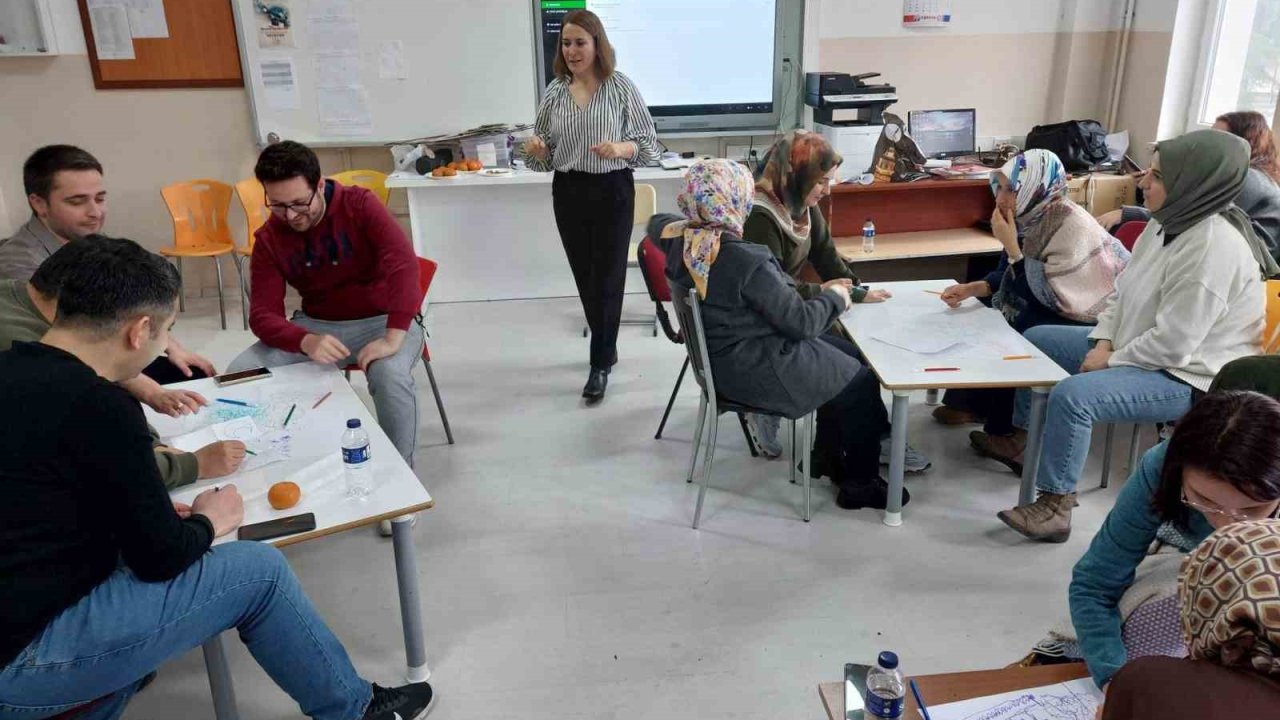 Emirdağ Öğretmen Topluluğu’nda çocuklarla felsefe eğitimi