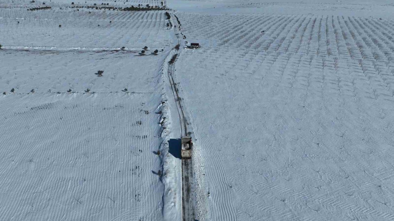 Şanlıurfa kırsalındaki yollar ulaşıma açıldı