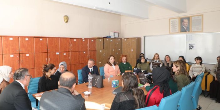 Vali Polat, Öğretmenlerle Buluştu