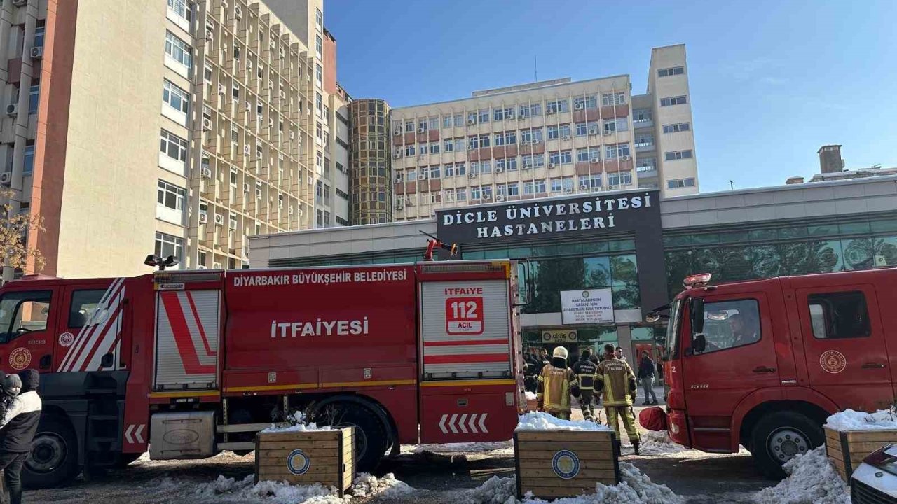 Dicle Üniversitesi’ndeki polikliniklerde çıkan yangın itfaiye tarafından söndürüldü