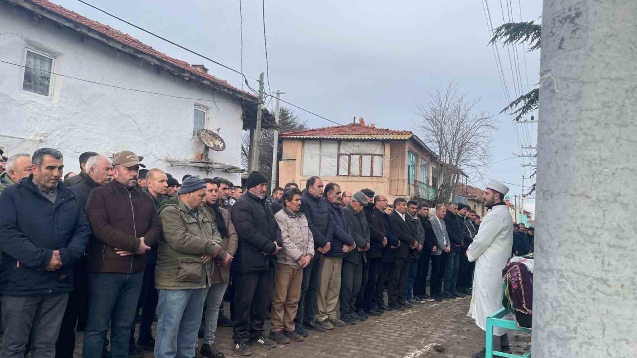 Feci kaza kurbanları toprağa veriliyor