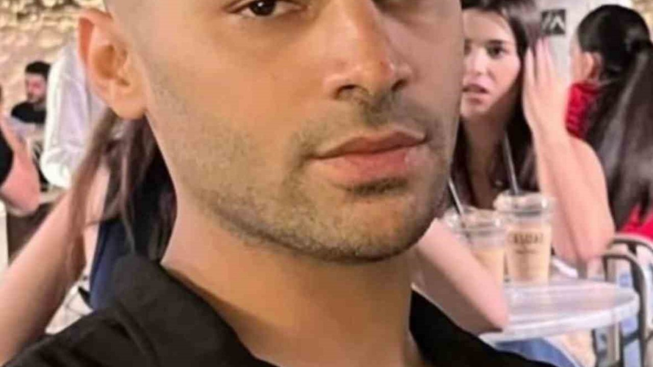 İzmir’de emniyet şeridindeki kamyona çarpan motosikletli genç hayatını kaybetti