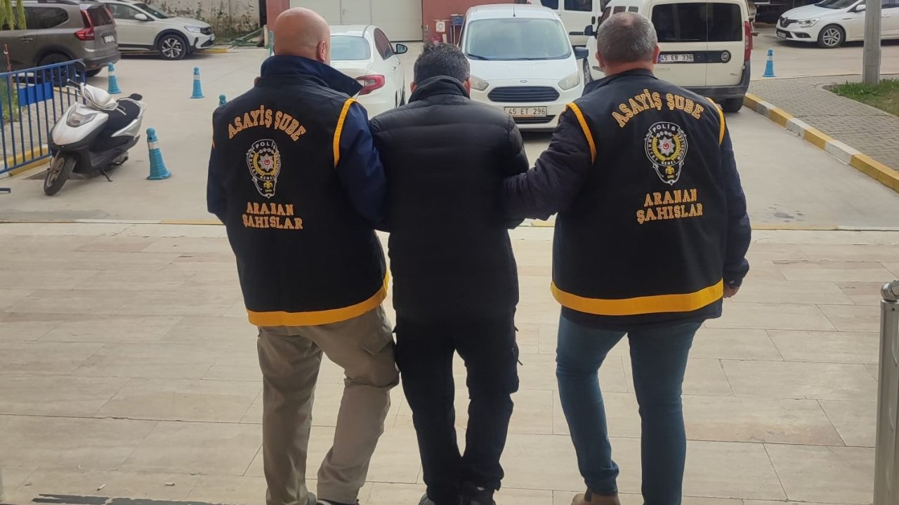 Manisa’da 7 ayrı suçtan aranan firari kıskıvrak yakalandı