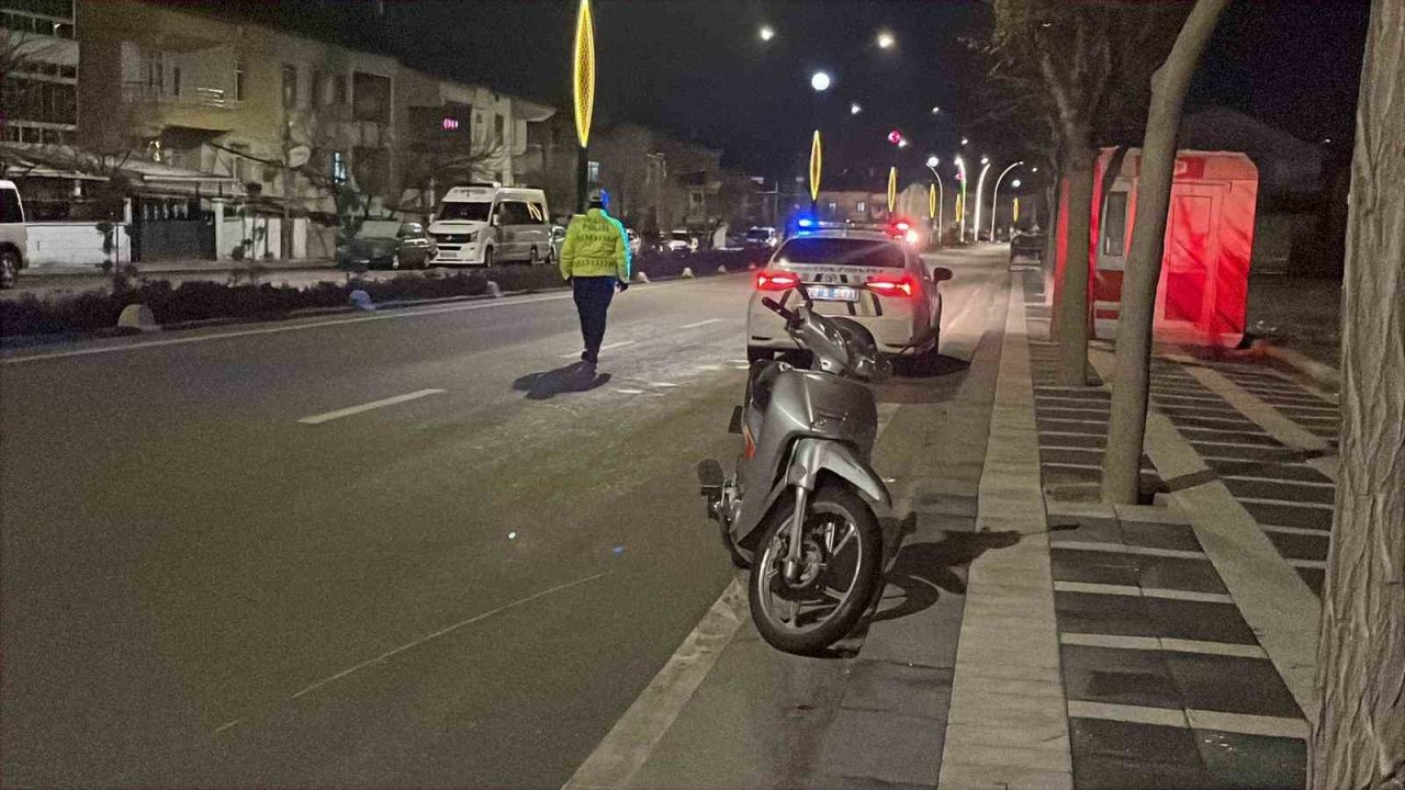 Karaman’da devrilen motosikletin sürücüsü yaralandı