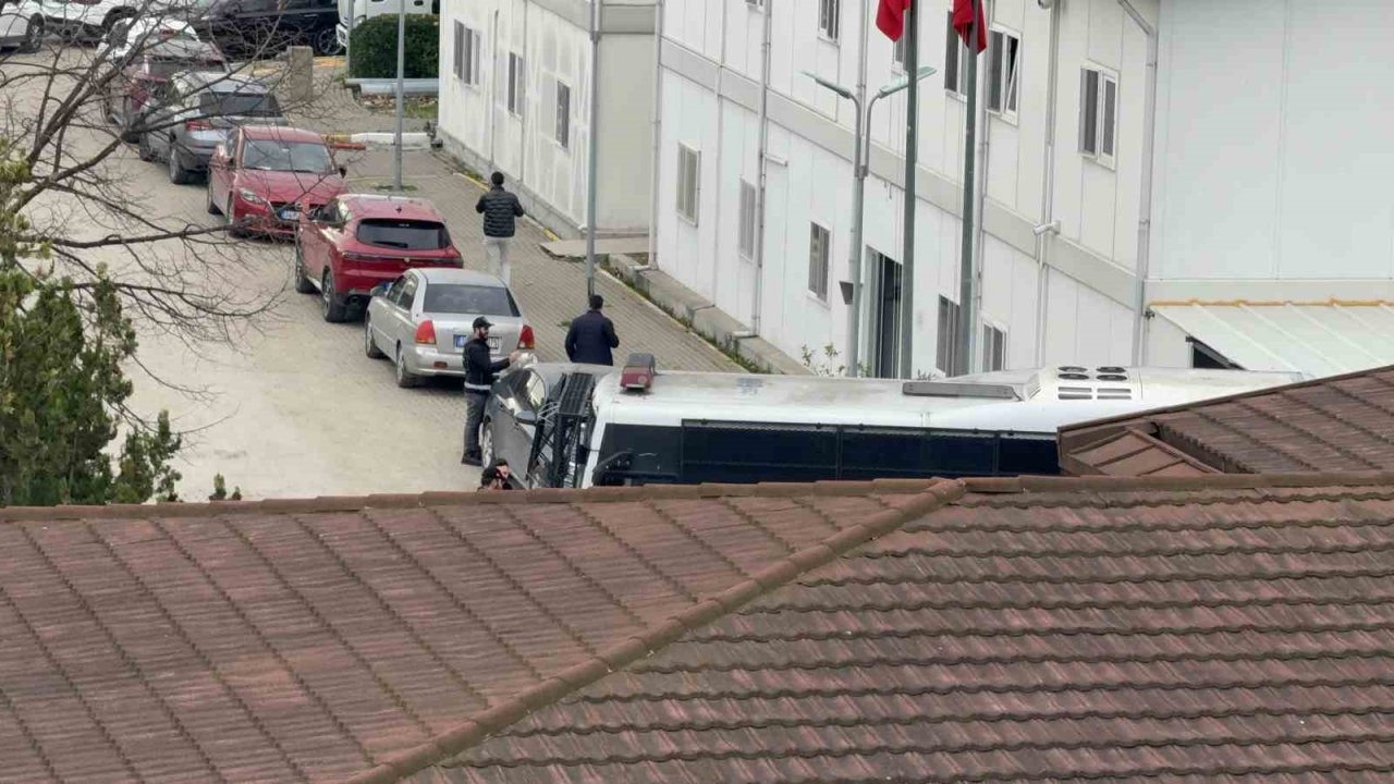 Uyuşturucu soruşturmasında gözaltına alınan ünlüler Adli Tıp Kurumu’na getirildi