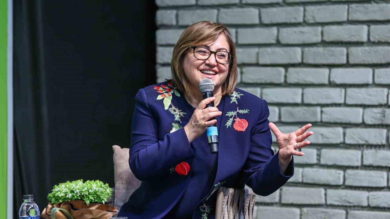 Fatma Şahin zirveyi bırakmadı