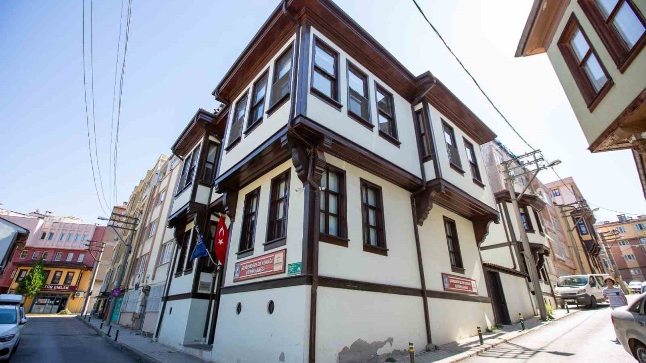 Bursa’nın bilgiye açılan kapılarına yoğun ilgi