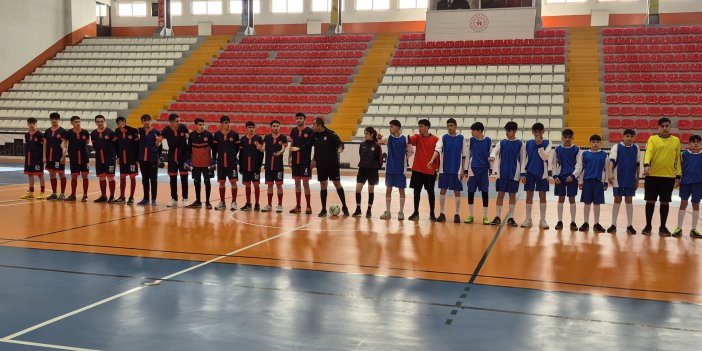 Kars’ta Okul Sporları Gençler Futsal İl Birinciliği Tamamlandı