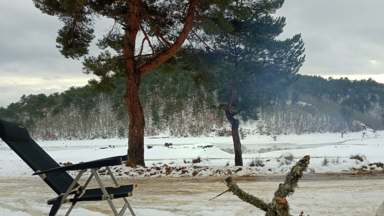 Yağan kar sonrası Adliye Göledi piknikçilerin akınına uğradı
