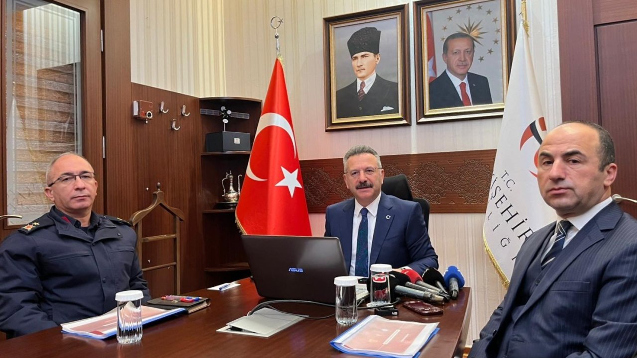 25 yıllık Vali Hüseyin Aksoy’dan veda konuşması