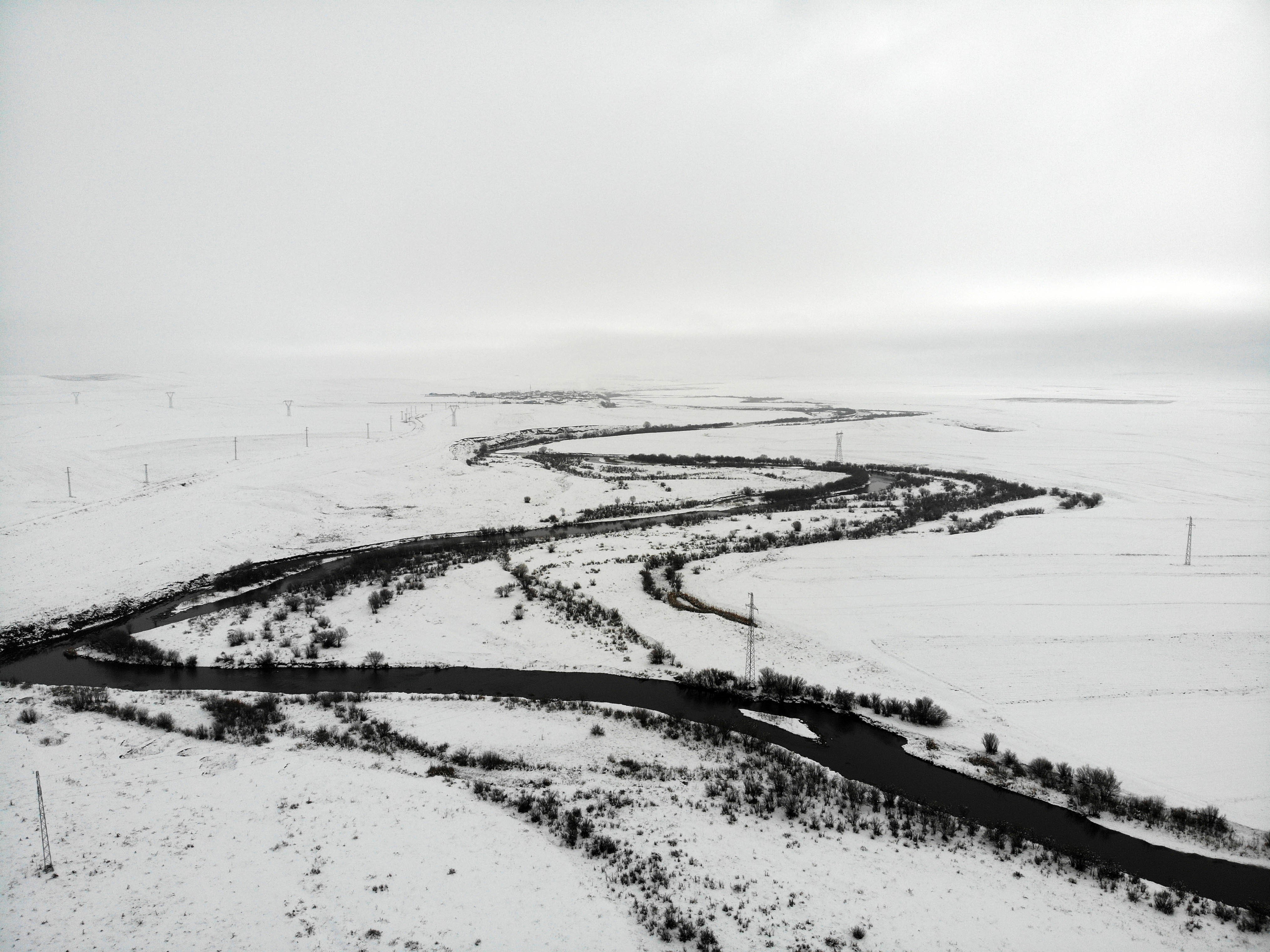Kars’ta beyaz esaret değil, görsel şölen: Tarım arazileri ve menderesler büyülüyor