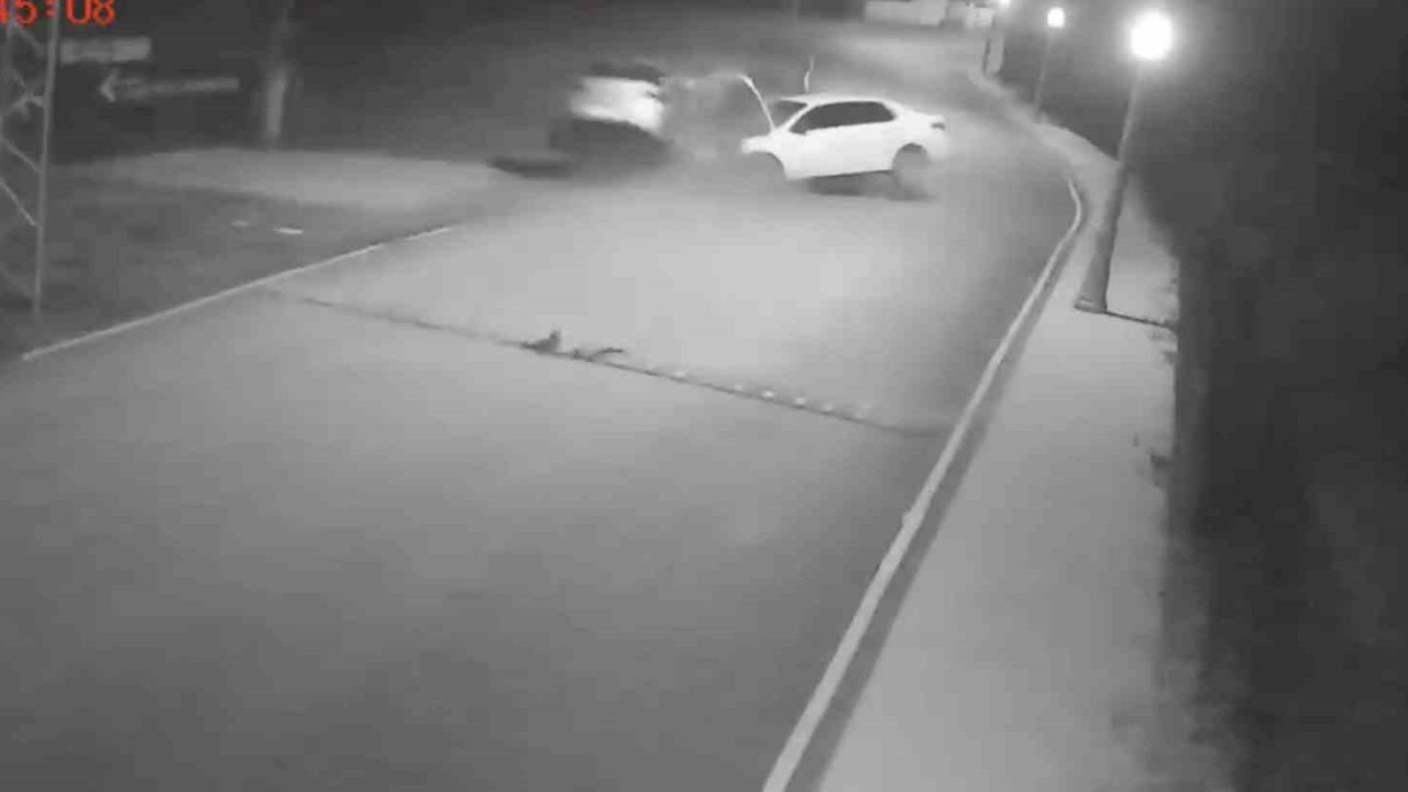 Ehliyetsiz sürücü kazaya karışmıştı anların kamera görüntüsü oraya çıktı
