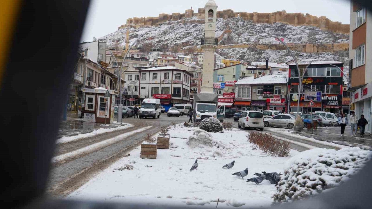 Bayburt’a kar geliyor