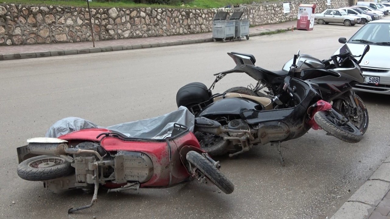 Bilecik’te kuvvetli rüzgâr hayatı olumsuz etkiledi