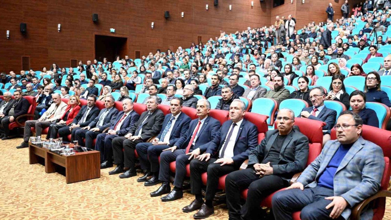 Rektör Prof. Dr. Demir üniversite personelleri ile bir araya geldi