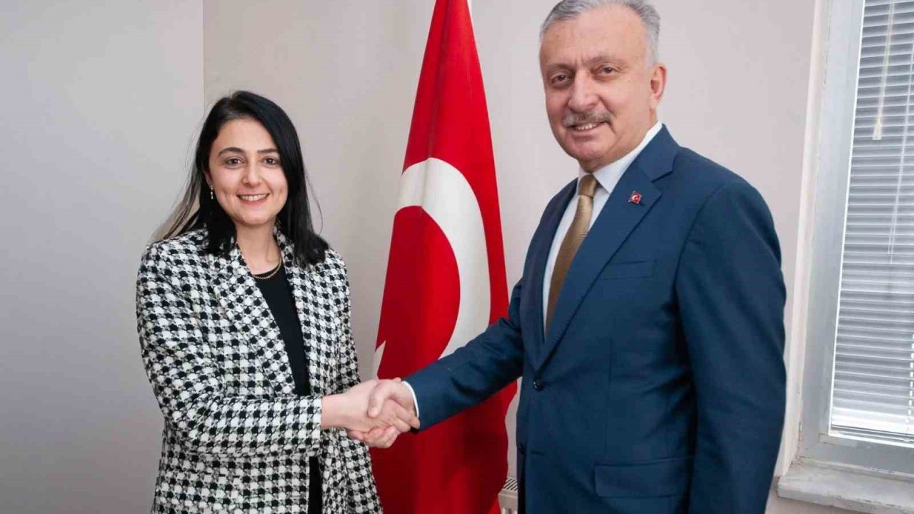 Doç. Dr. Manga, Sosyal Bilimler Enstitüsü Müdürü oldu