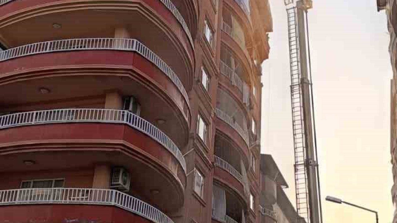 Siirt’te 40 metre yüksekliğe kadar ulaşabilen hidrolik merdiven hizmete alındı