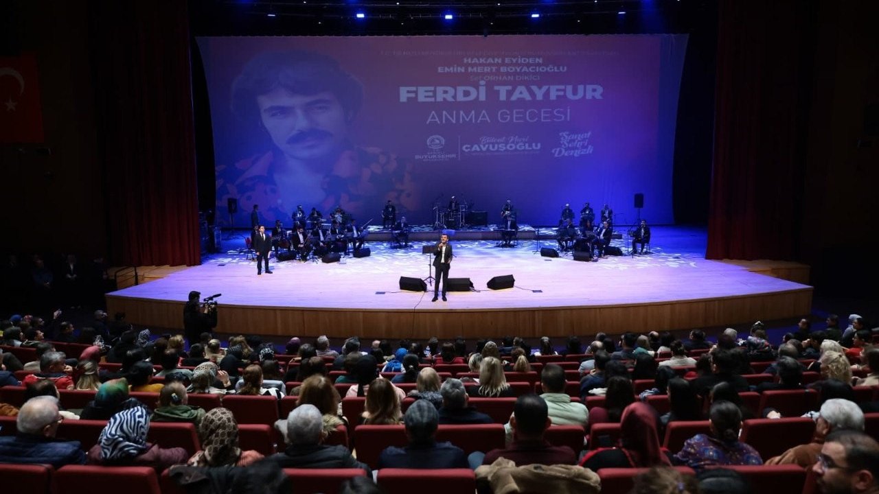 Ferdi Tayfur Denizli’de şarkılarıyla anıldı