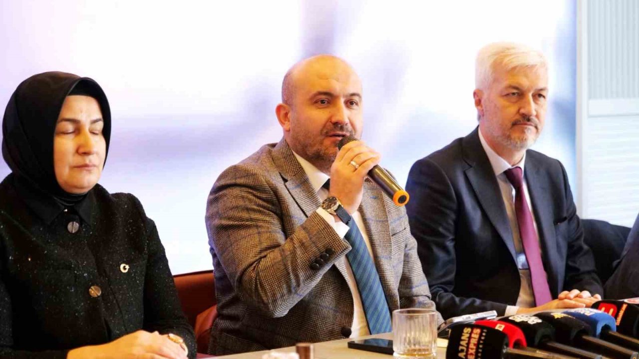 Başkan Albayrak gazetecilerle bir araya geldi